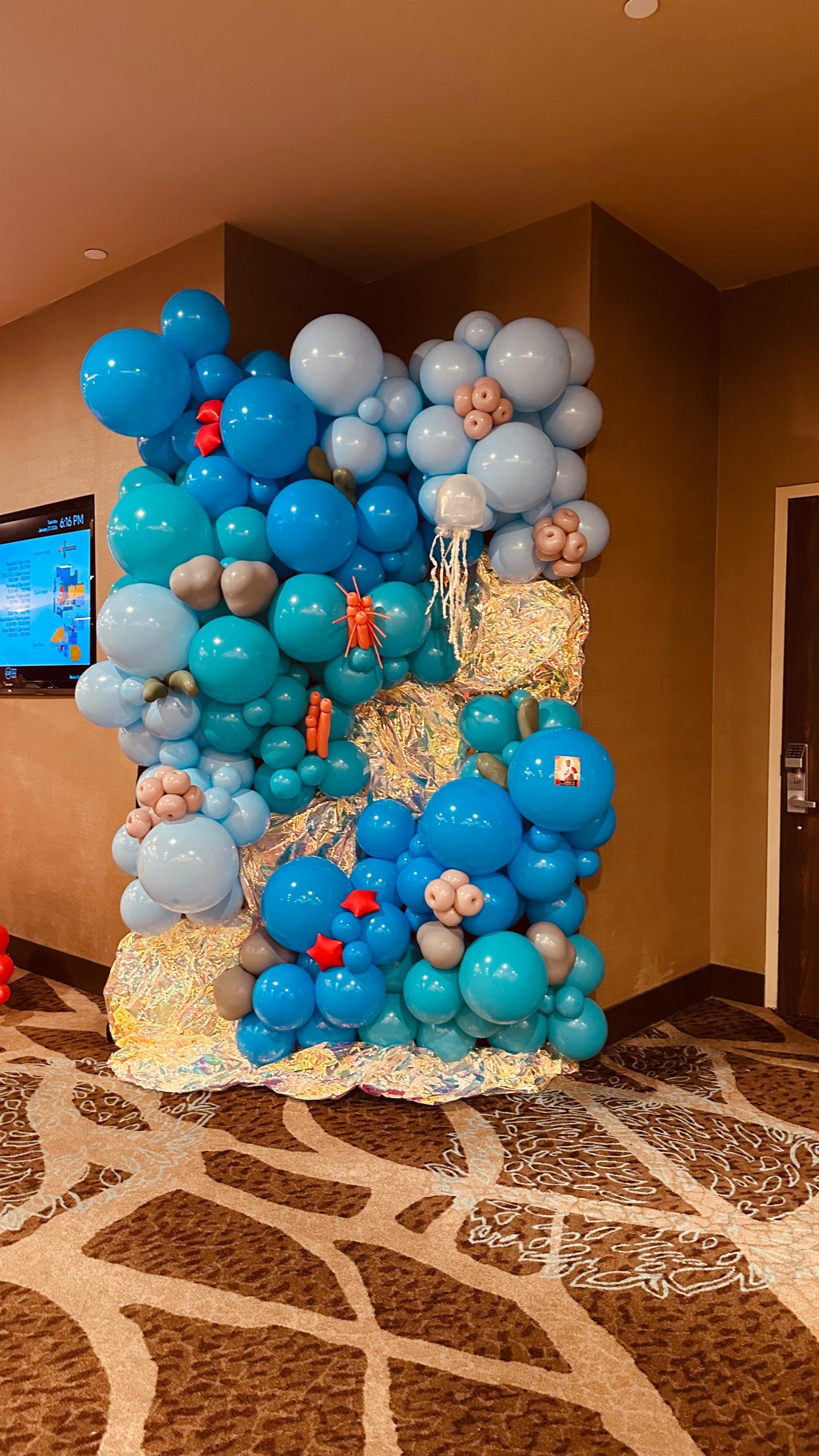Fancy Nanci Balloons Balloon Decor gallery image 3
