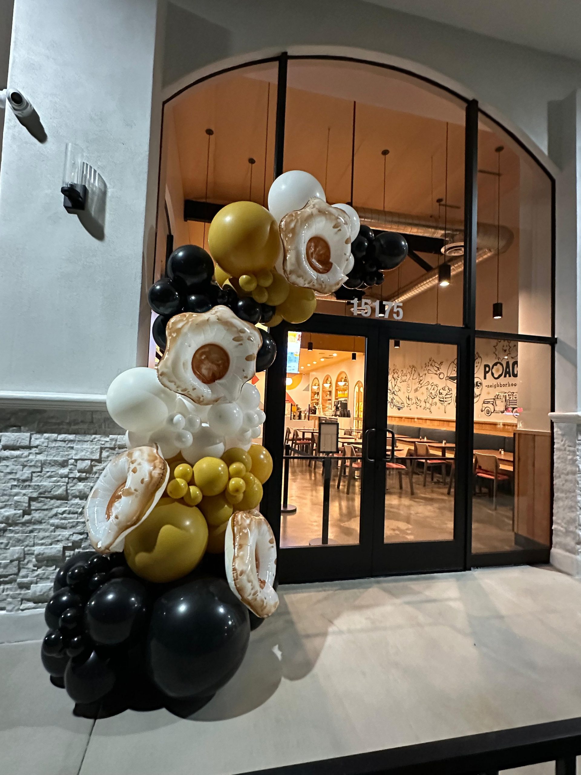 Fancy Nanci Balloons Balloon Decor gallery image 12